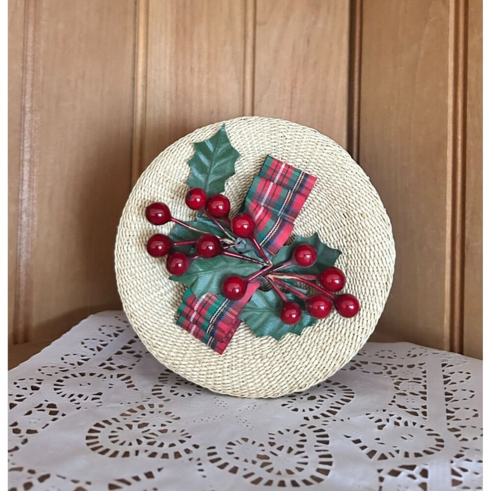 Hand woven Straw Basket with Lid & Red Plaid Ribbon Small Gift Holiday Decor